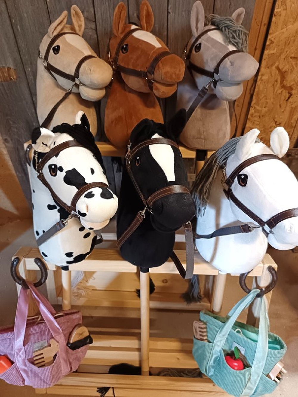 "Große Herde" (6 Hobby Horses + Zubehör)